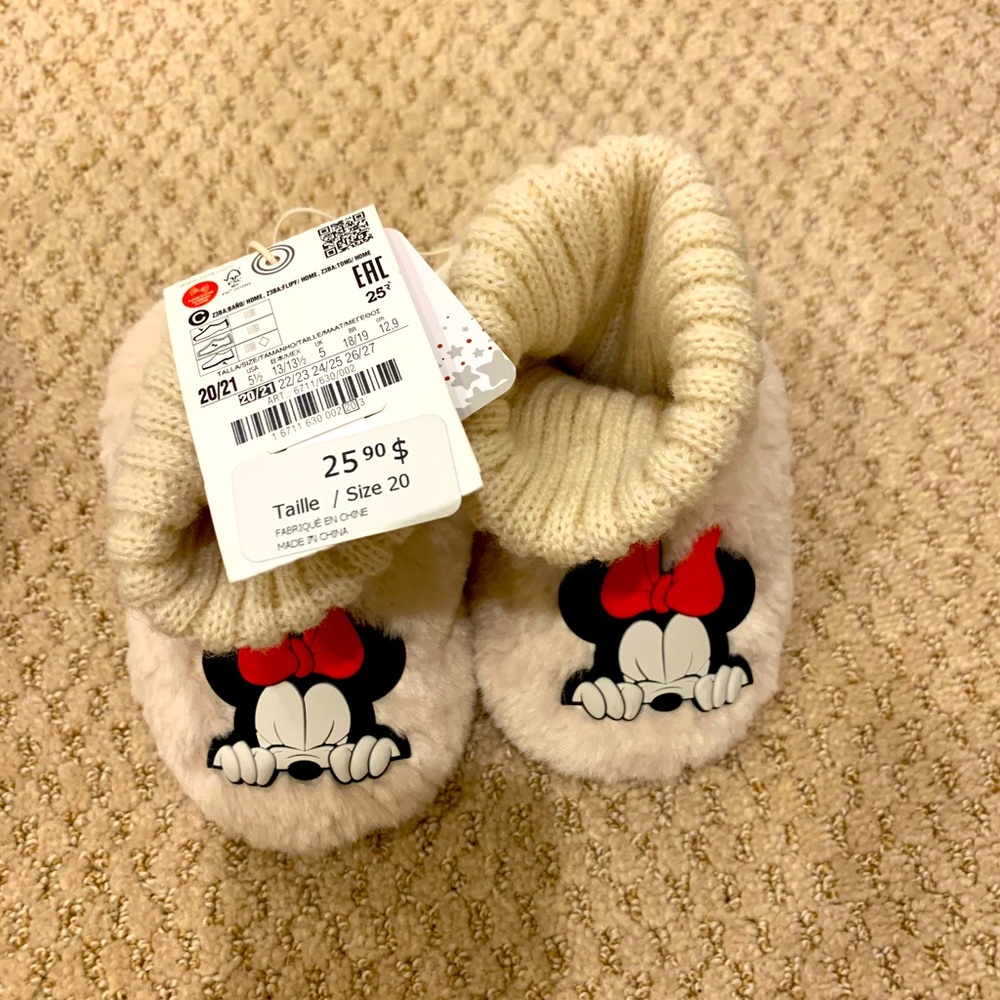 New zara baby slippers size 20-21